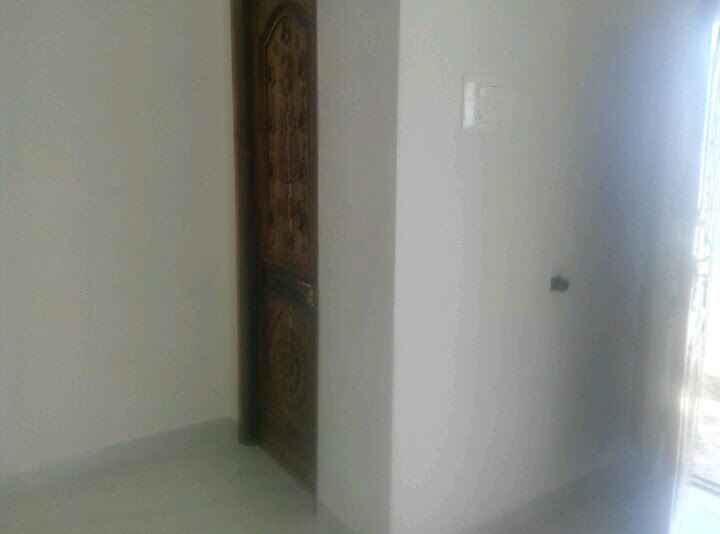 2 beds 2 baths House - 5