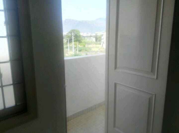 2 beds 2 baths House - 3