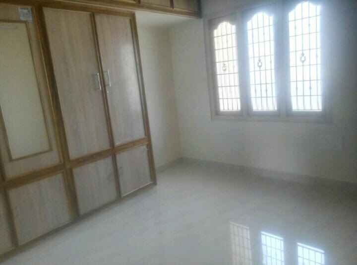 2 beds 2 baths House - 1
